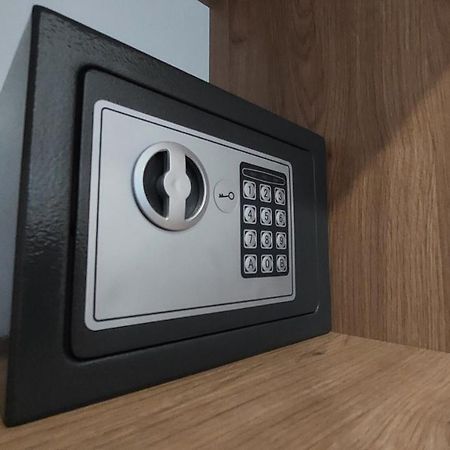 Falcon Boutique Hotel Tbilisi Esterno foto