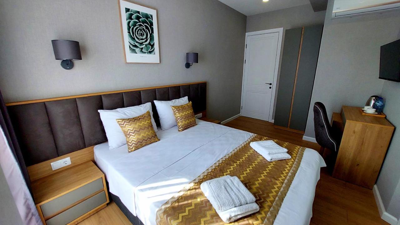Falcon Boutique Hotel Tbilisi Esterno foto