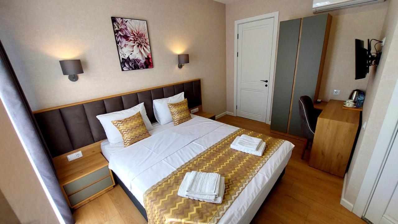 Falcon Boutique Hotel Tbilisi Esterno foto