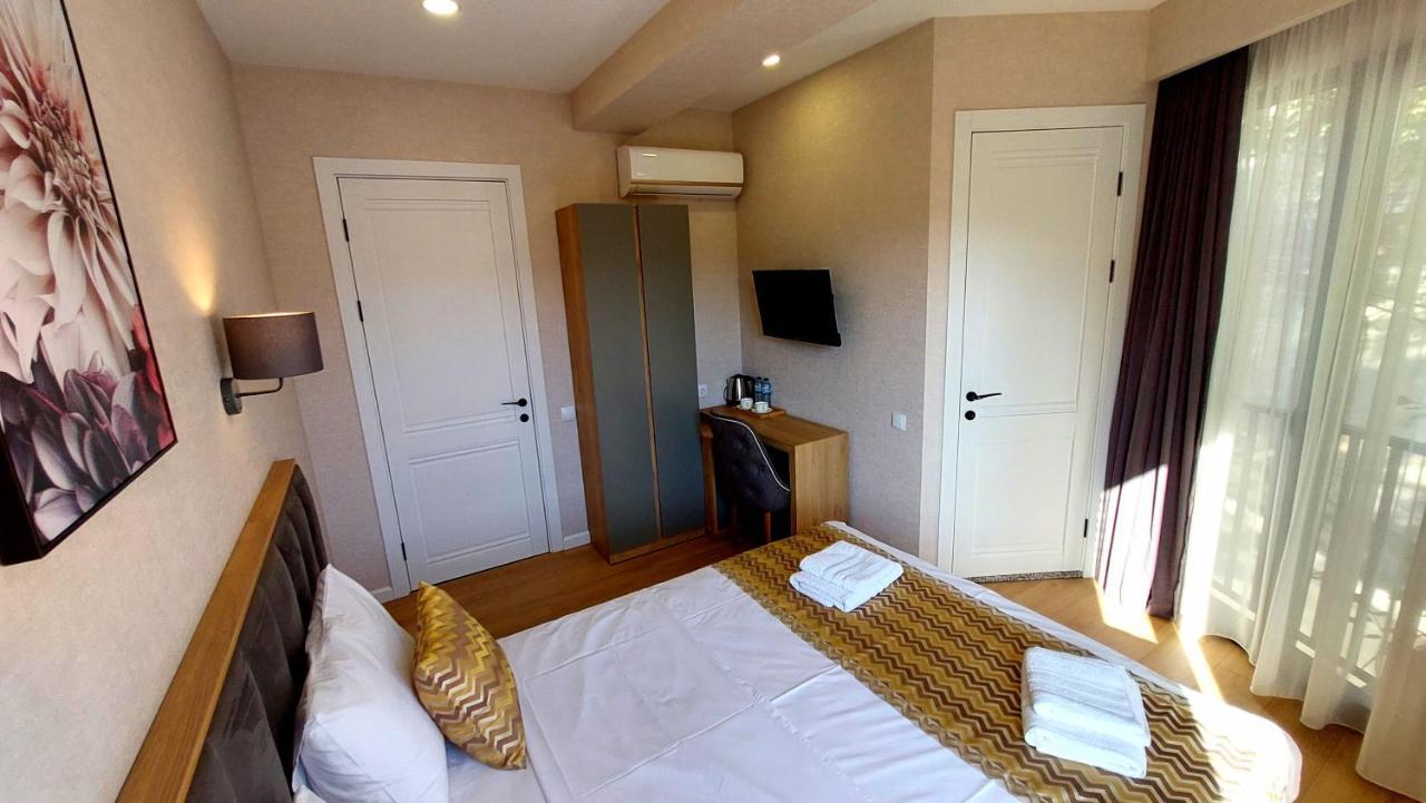 Falcon Boutique Hotel Tbilisi Esterno foto